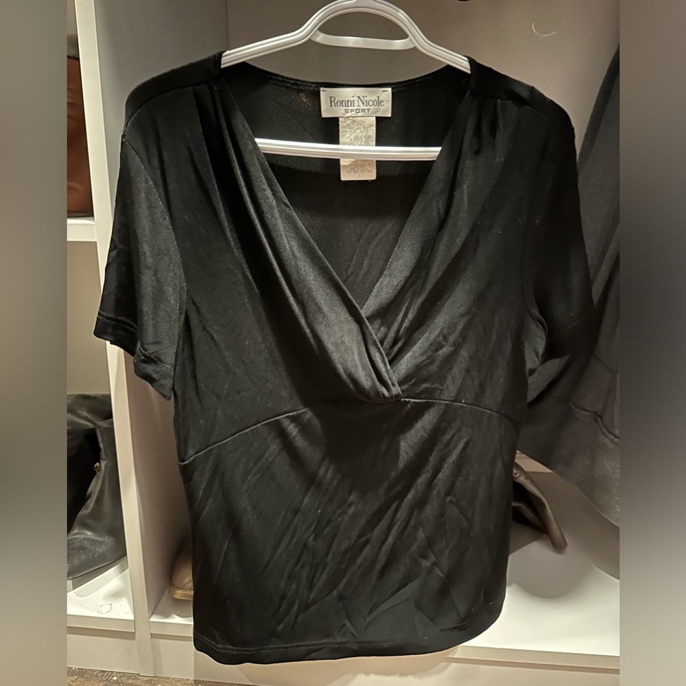 Black 3/4 sleeve shirt